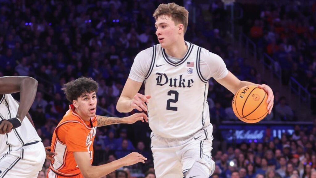 Flagg scores 16 in MSG debut and No. 3 Duke romps to 110-67 blowout of Illinois