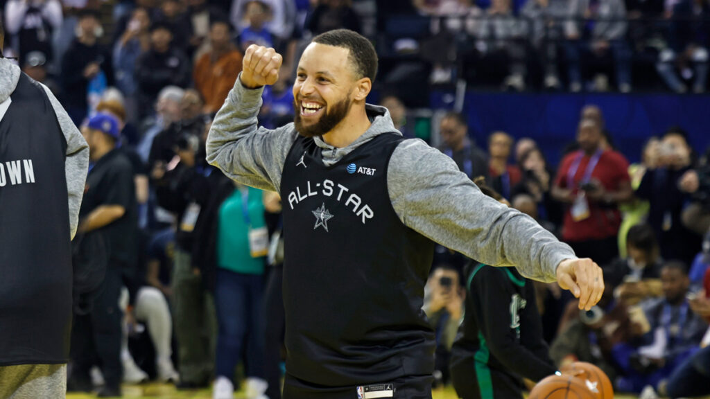 Watch Steph hit wild half-court, no-look shot at All-Star practice