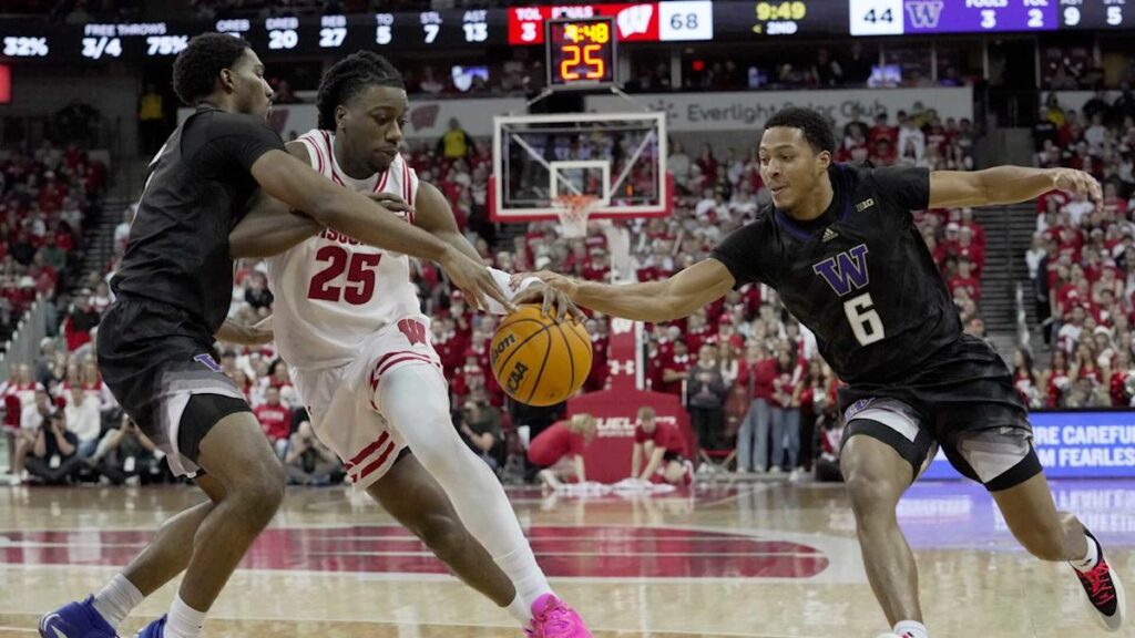 Blackwell leads No. 11 Wisconsin to 88-62 rout of Washington