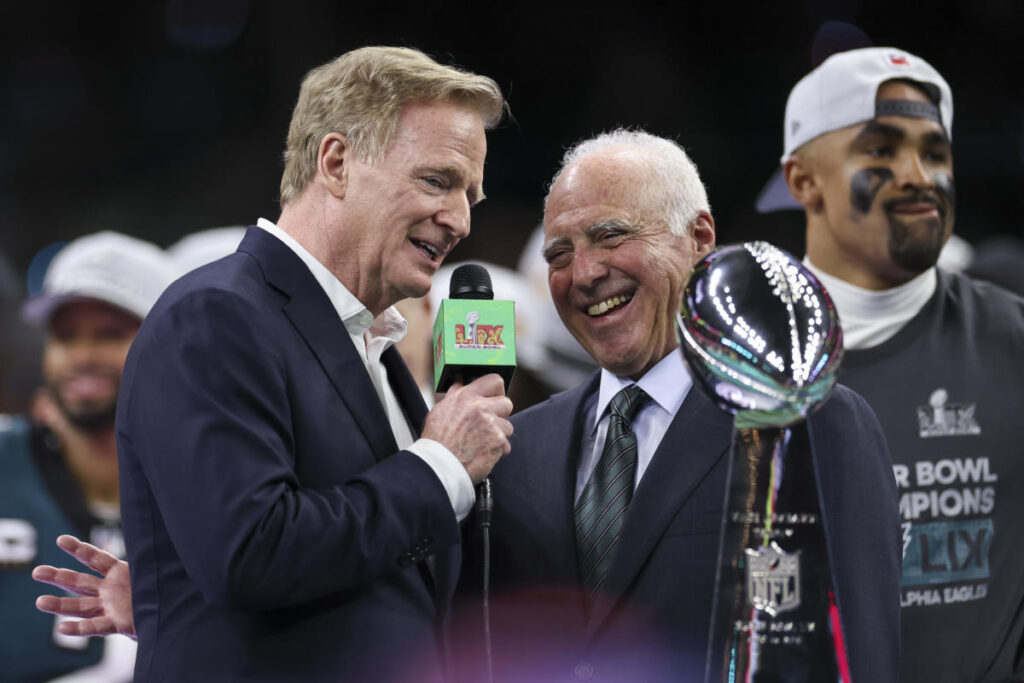 After Super Bowl win, Eagles say they will accept an invitation to the White House