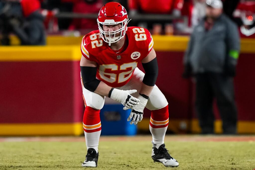 Bears reportedly acquiring G Joe Thuney from Chiefs for 2026 4th-round draft pick