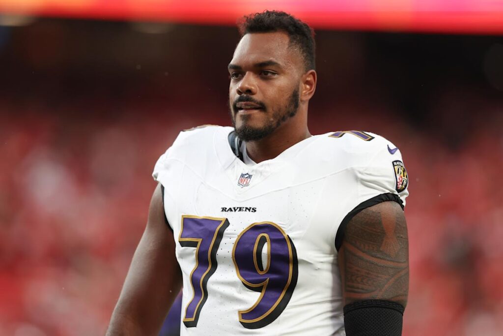 Ravens re-sign LT Ronnie Stanley, top OL on free agent board, on 3-year, $60 million deal