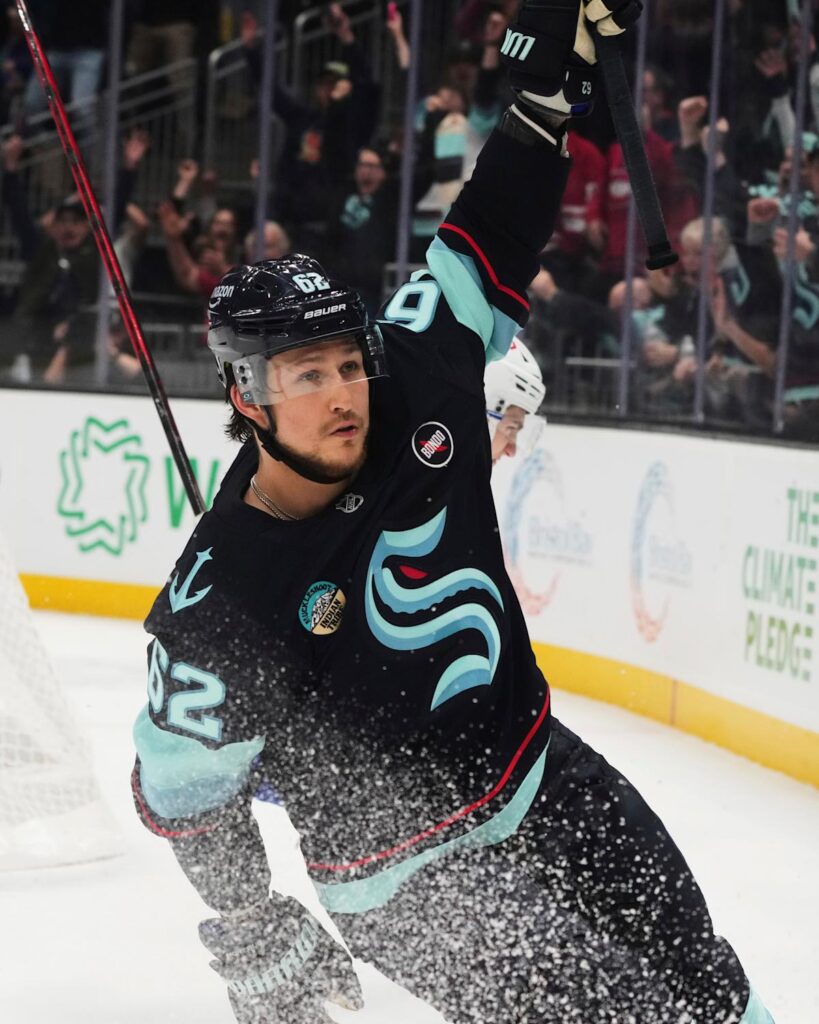 Eeli Tolvanen scores early, and again late, to lead Kraken to a 4-2 win over Utah