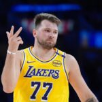 Lakers erase double-digit lead to beat Knicks in OT for 8th straight win, Luka Dončić posts 32 points and 12 assists