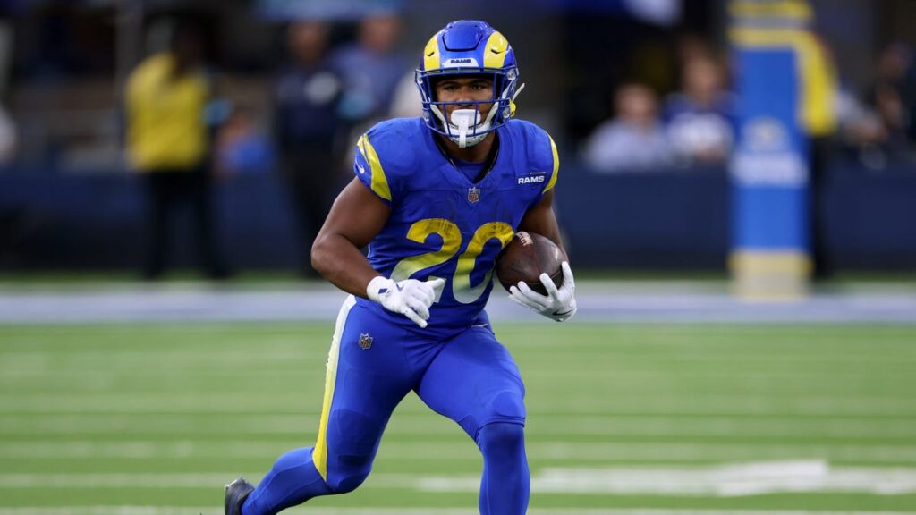 LA re-signing Ronnie Rivers, its No. 3 RB