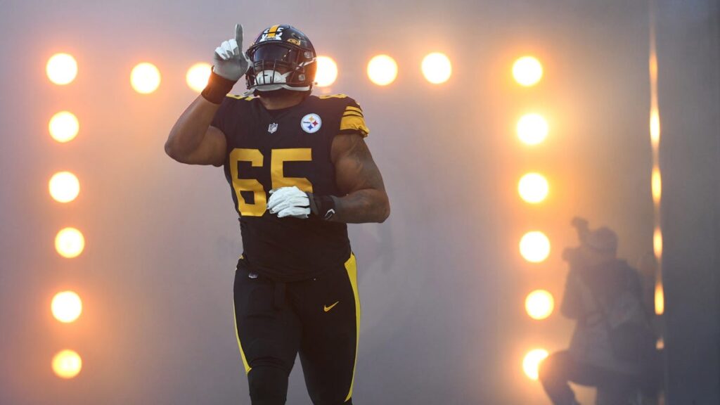 Titans signing of Dan Moore is a head scratcher
