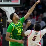 Oregon Basketball falls to Arizona in March Madness’ Second round