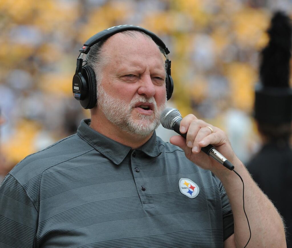 Craig Wolfley, longtime Steelers offensive lineman, radio broadcaster, dies at 66