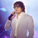 Sonu Nigam urges calm as bottles and stones disrupt DTU concert: “Please aisa na kariye” : Bollywood News