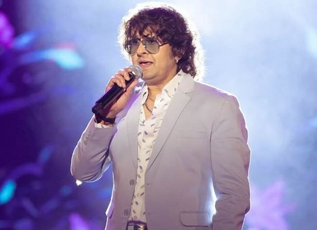 Sonu Nigam urges calm as bottles and stones disrupt DTU concert: “Please aisa na kariye” : Bollywood News