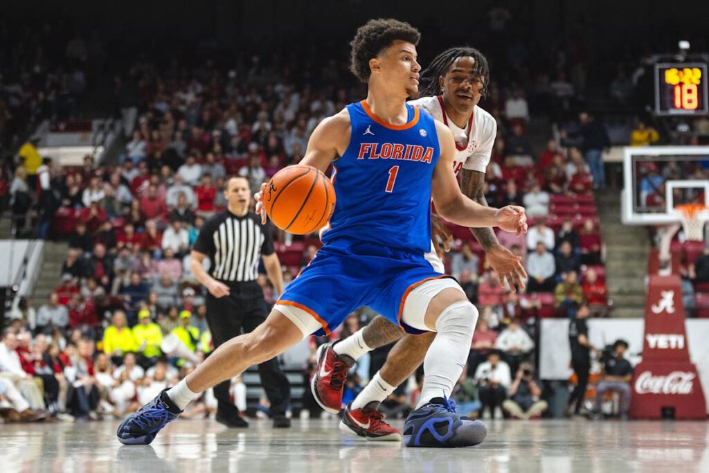 No. 5 Florida spoils No. 7 Alabama’s Senior Night, gains leg up in race for NCAA tournament’s final No. 1 seed