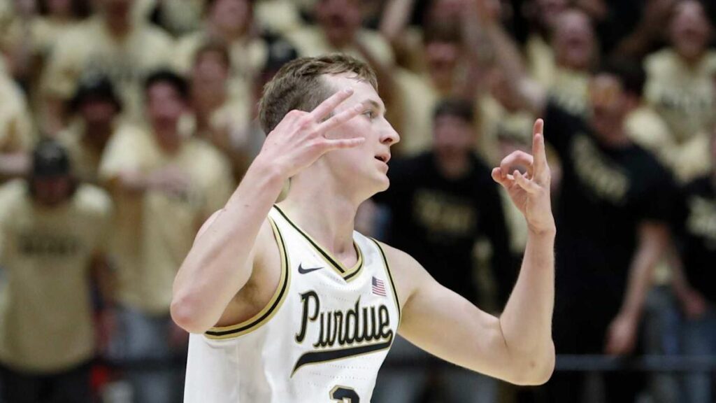 Kaufman-Renn scores 29, Smith adds 23 as No. 20 Purdue beats UCLA 76-66 to end four-game skid