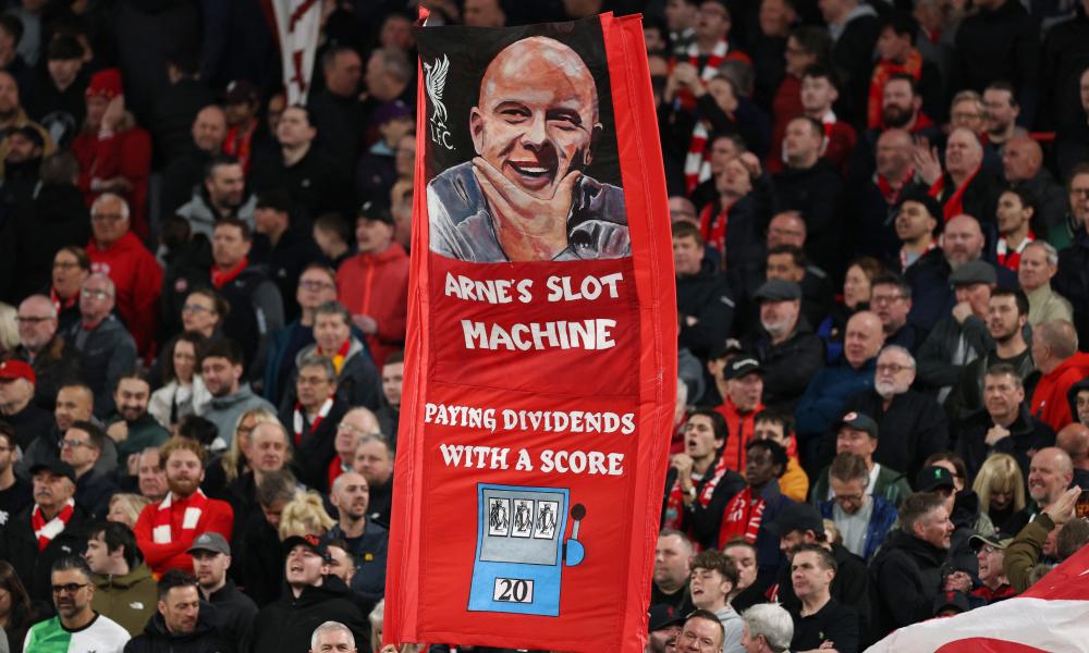 Which football managers have followed legends with instant success?