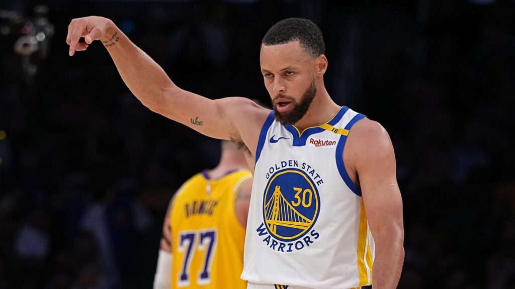 L.A. suffers disappointing loss to the Warriors