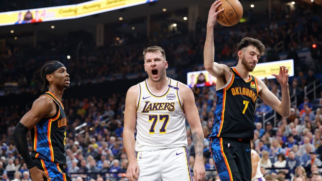 L.A. demolishes the Thunder in 27-point rout
