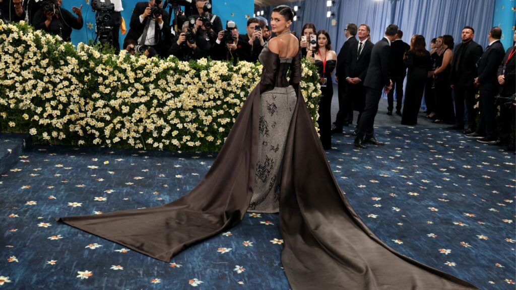 Met Gala 2025: Sisters Kendall Jenner and Kylie Jenner Choose BORING Fits Amid Night of Grandeur; PICS