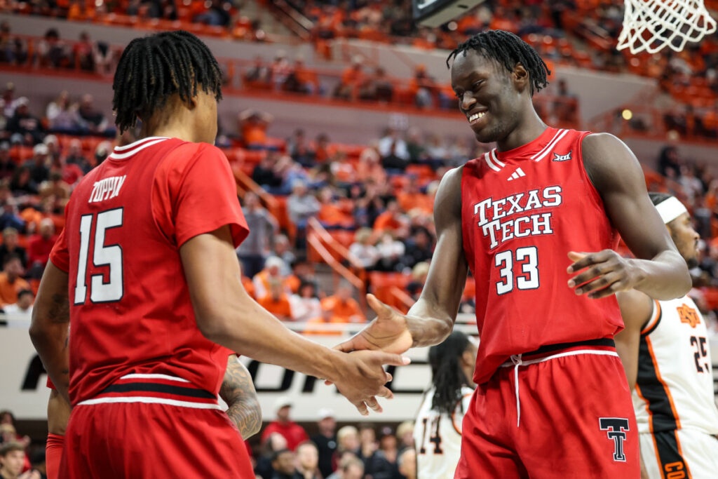 6-Foot-11 College Basketball Player Makes Transfer Portal Decision on Thursday