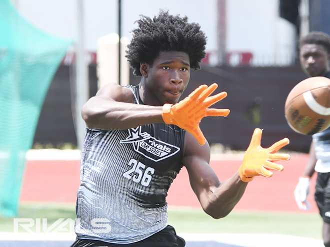 Recruiting Rumor Mill: Calendar packed with visits, showcases