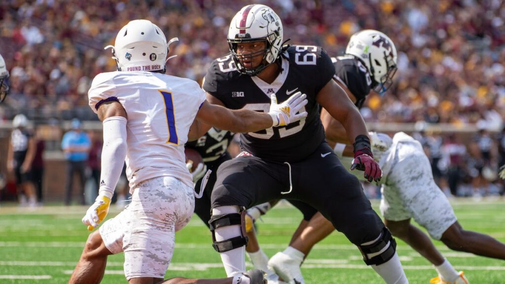 NFL insider believes Texans landed A Round 1 OL on Day 2 of draft