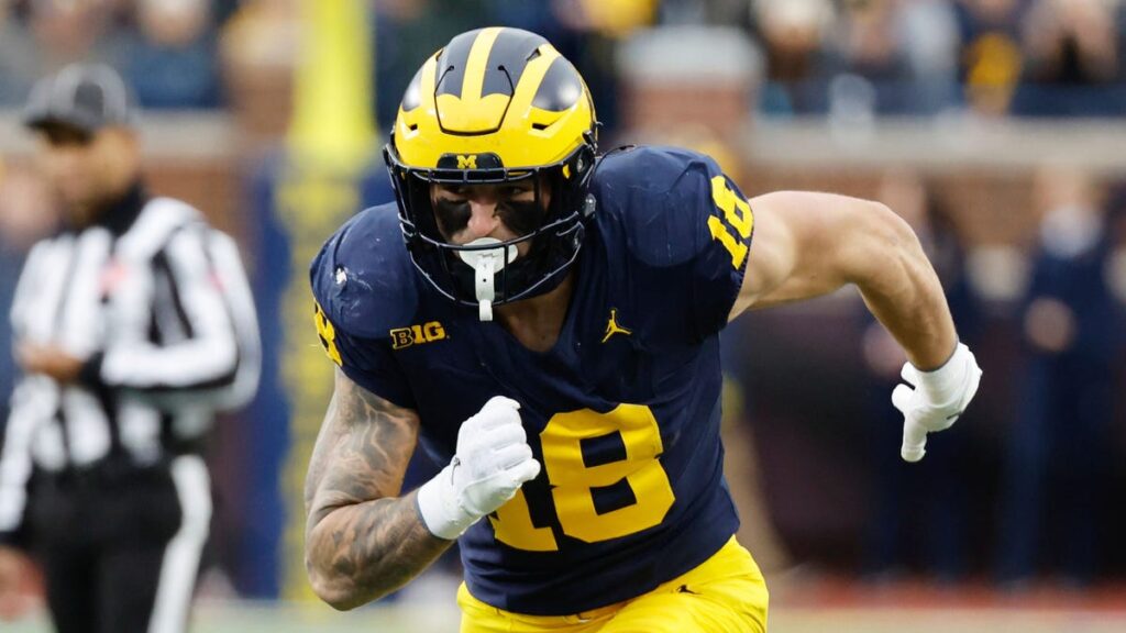 Bears rookie TE Colston Loveland is a big fan of Caleb Williams