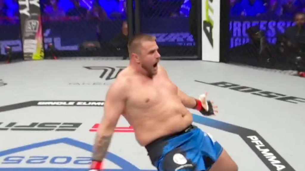 Alexander Romanov finishes Tim Johnson in under two minutes