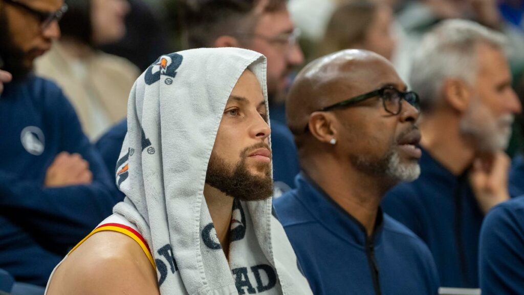 Steph Curry (hamstring) day-to-day, will undergo MRI