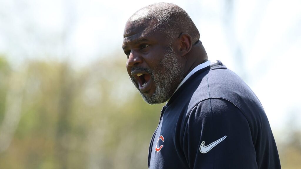 Bears’ new coaching staff has a much different tone
