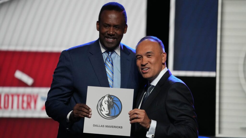 Who will the Dallas Mavs pick in the NBA Draft? See what fans said