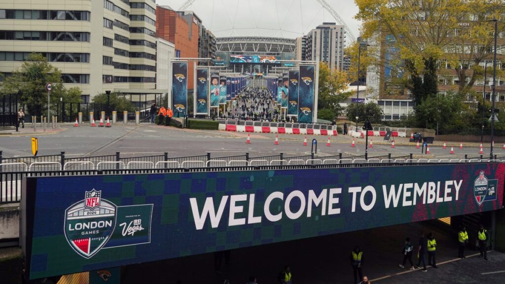 Rams to face Jaguars in London