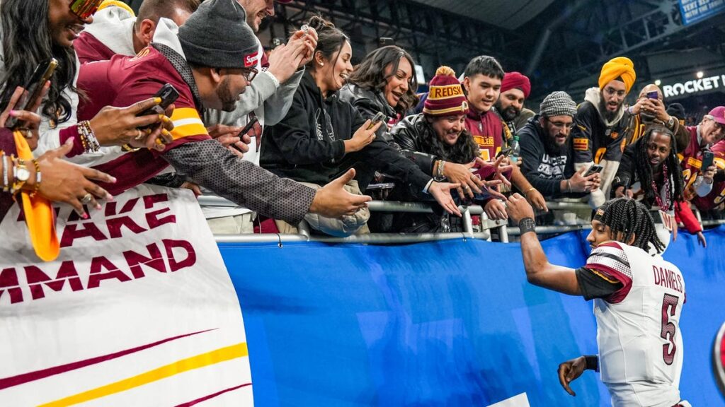 Commanders continue to be thankful for Jayden Daniels