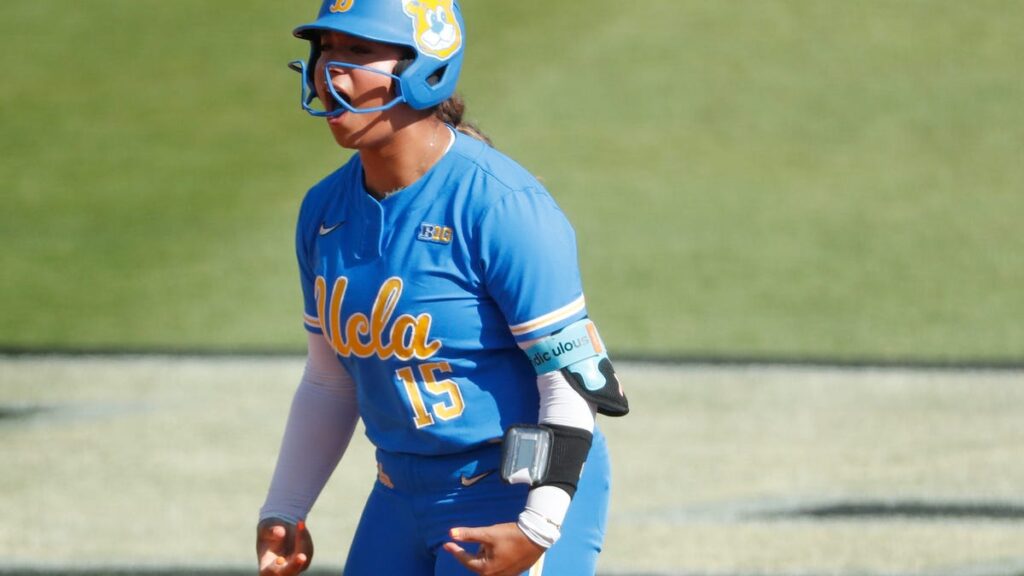 Jordan Woolery keeps UCLA softball’s WCWS hopes alive with walk-off HR