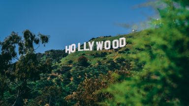 Hollywood’s Best Performing Gambling Stocks of 2025 – Hollywood Life