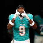 Steelers reportedly eyeing TE Jonnu Smith in potential trade with Dolphins