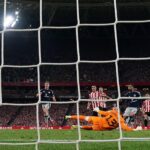 Fernandes at the double as Manchester United cruise against 10-man Athletic Bilbao