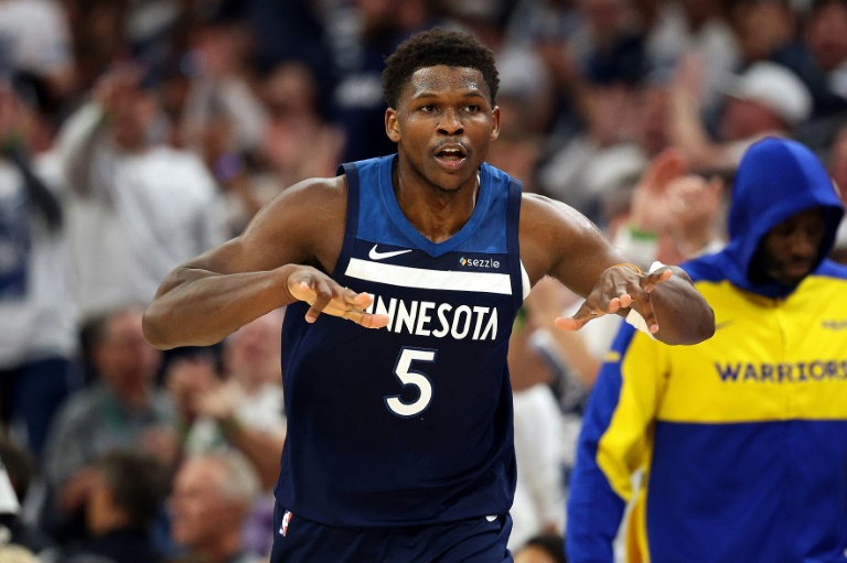Timberwolves overpower Warriors to level series