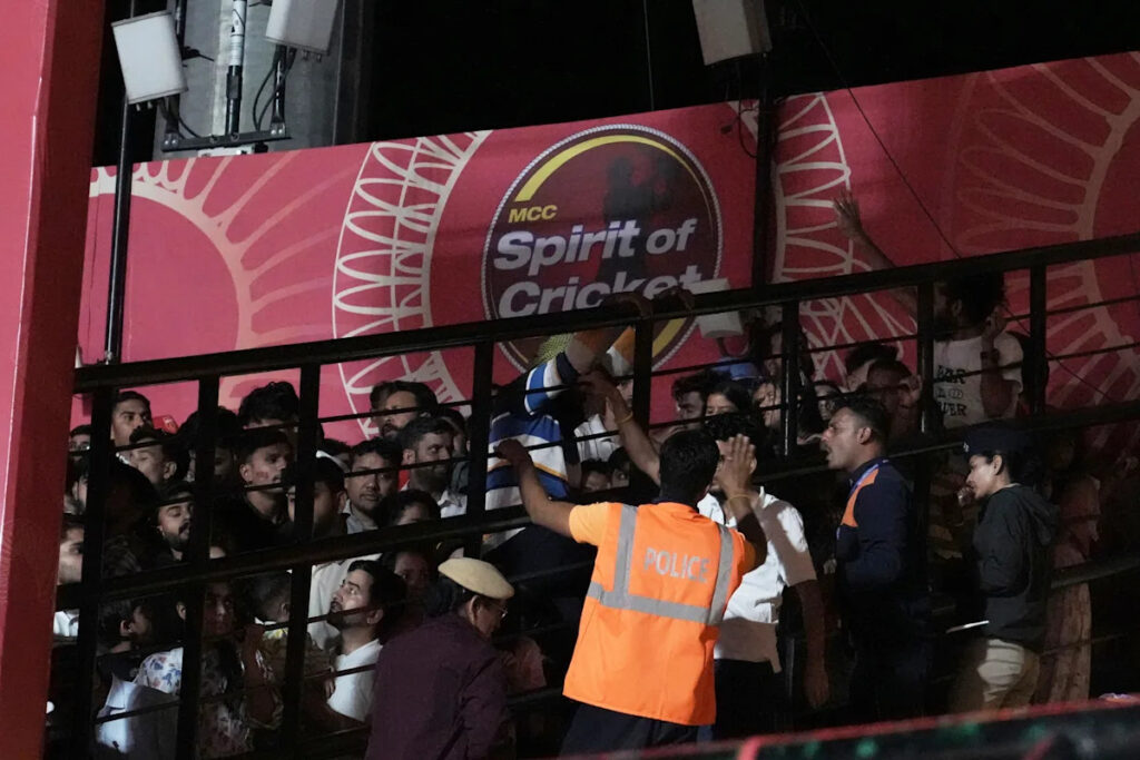 Punjab vs Delhi game in Indian Premier League abandoned after power outage