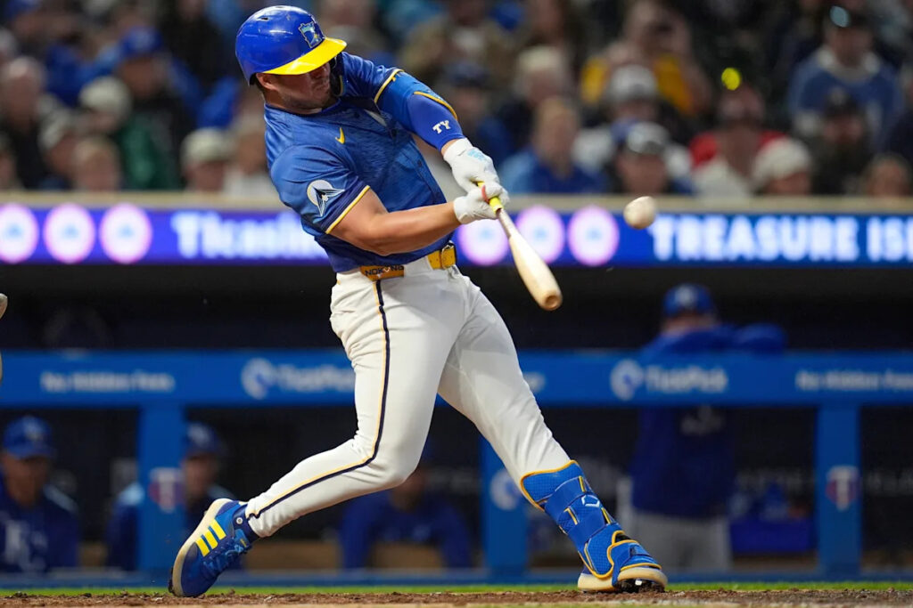 France’s 2-run homer in 9th lifts Twins over Royals 3-1 for 15th win in 17 games