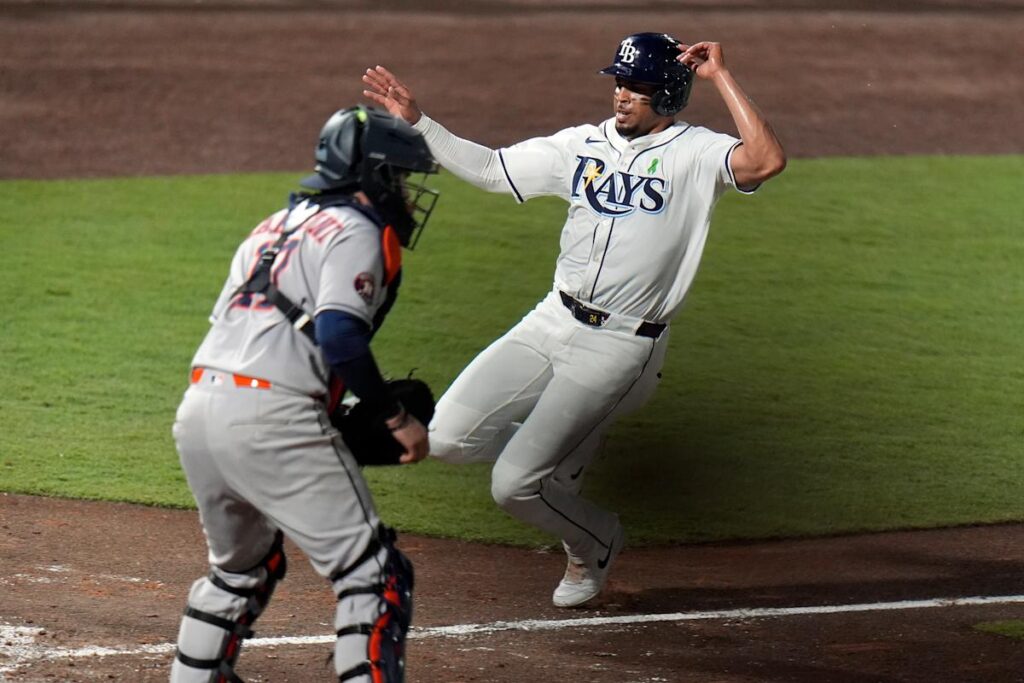 Taylor Walls hits sacrifice fly in 9th as Rays rally to beat Astros 3-2