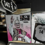 White Sox unveil a graphic installation honoring Pope Leo XIV and his World Series appearance