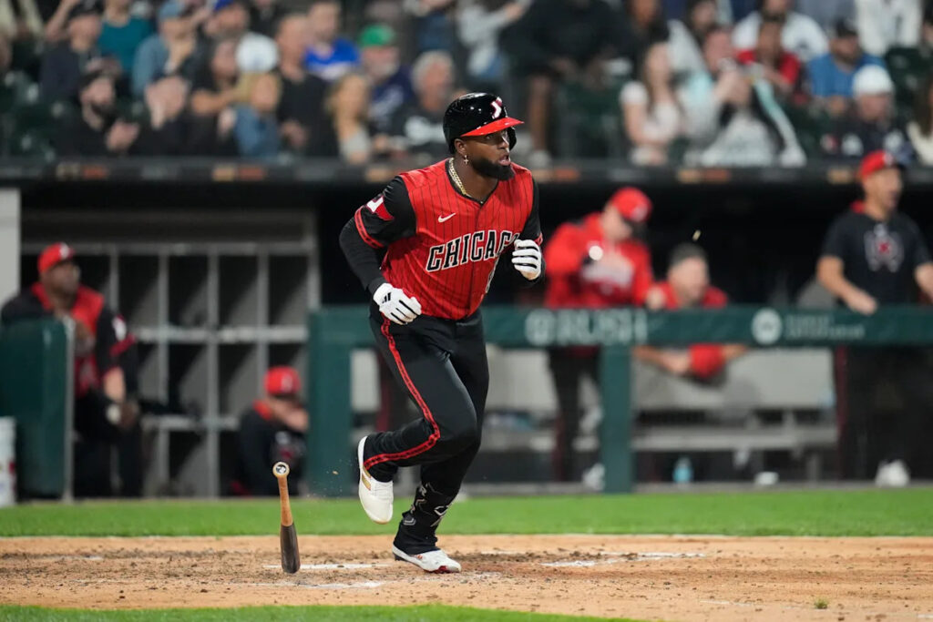 Robert drives in 3 runs as the White Sox beat the Royals 7-2