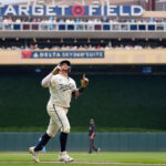 Lee and Vázquez go back to back to power Twins past Blue Jays 6-3 and avoid series sweep