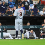 Tigers’ Dillon Dingler, Zach McKinstry pull off ridiculous lucky grab in blowout win over White Sox