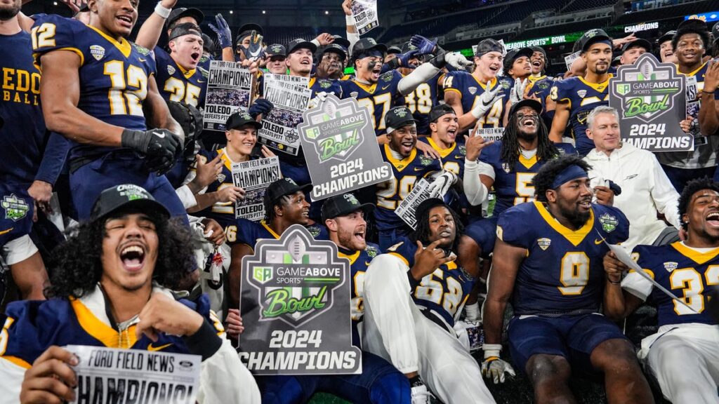 When is the Detroit bowl game? 2025 bowl game schedule released