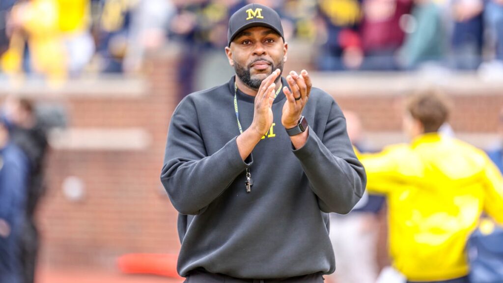 Michigan lands elite longsnapper for 2026 class