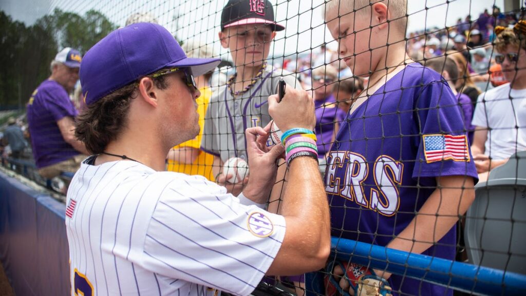 LSU baseball loses veteran outfielder to transfer portal