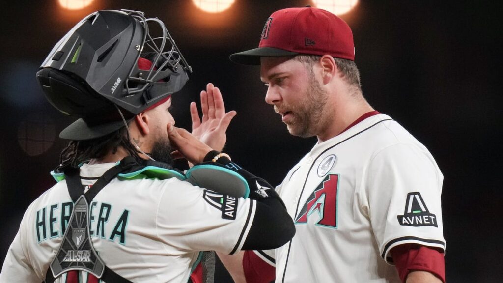 Diamondbacks ace to get MRI on elbow