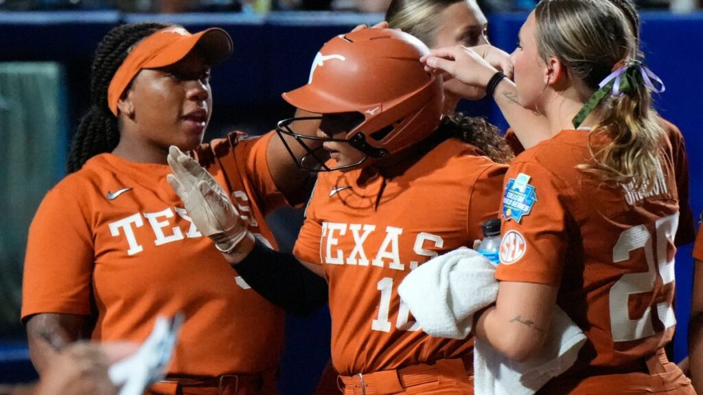 Mia Scott grand slam gives Texas chance at run-rule win vs Texas Tech
