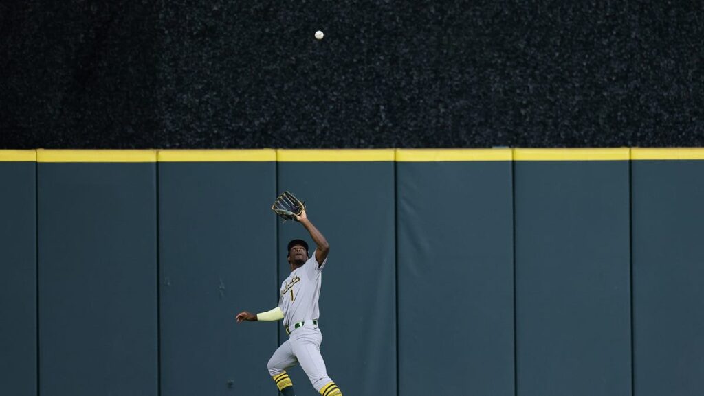 MLB fans were in awe of Denzel Clarke’s unreal HR robbery