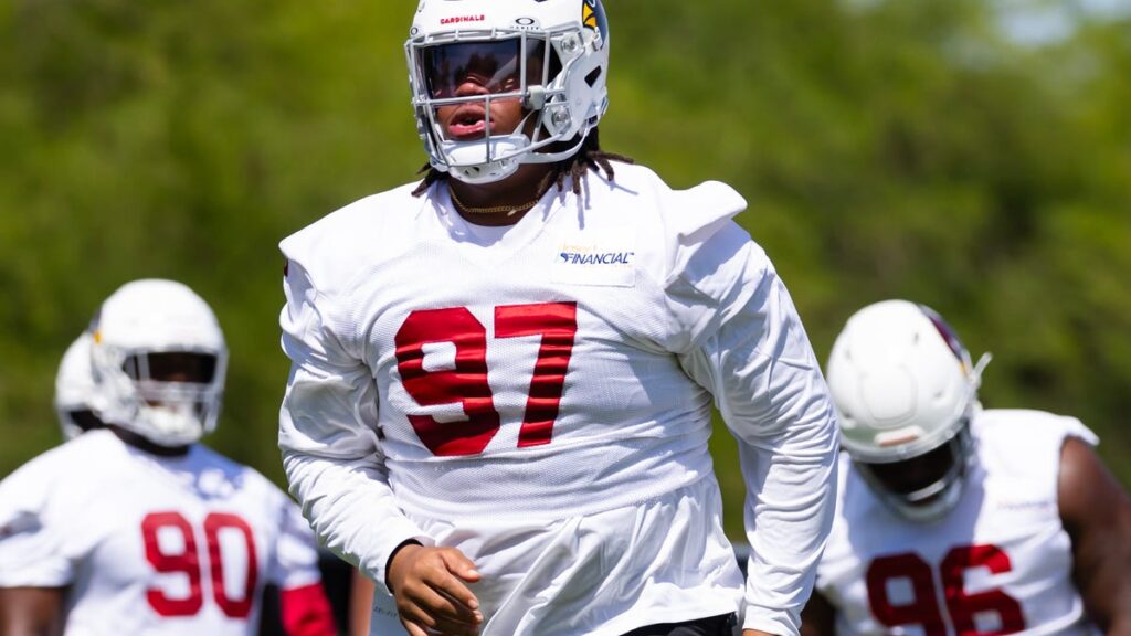 Walter Nolen contract details and comments from coaches, players