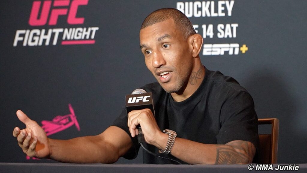Raoni Barcelos gets shot he wanted vs. Cody Garbrandt
